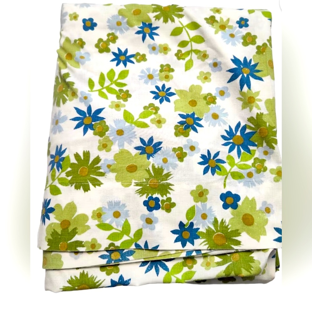 Sears Pillow Cases Covers Set of 2 Mod Flower Power Fine Muslin 1970's Rare